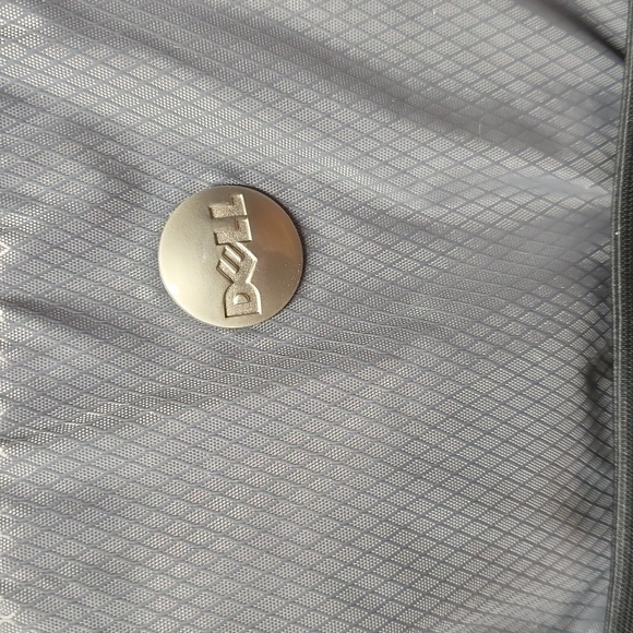 2XHOSTPICK. Like New. Dell Black/Gray Laptop Heavy Duty Backpack w/Multi Pockets - Picture 3 of 10